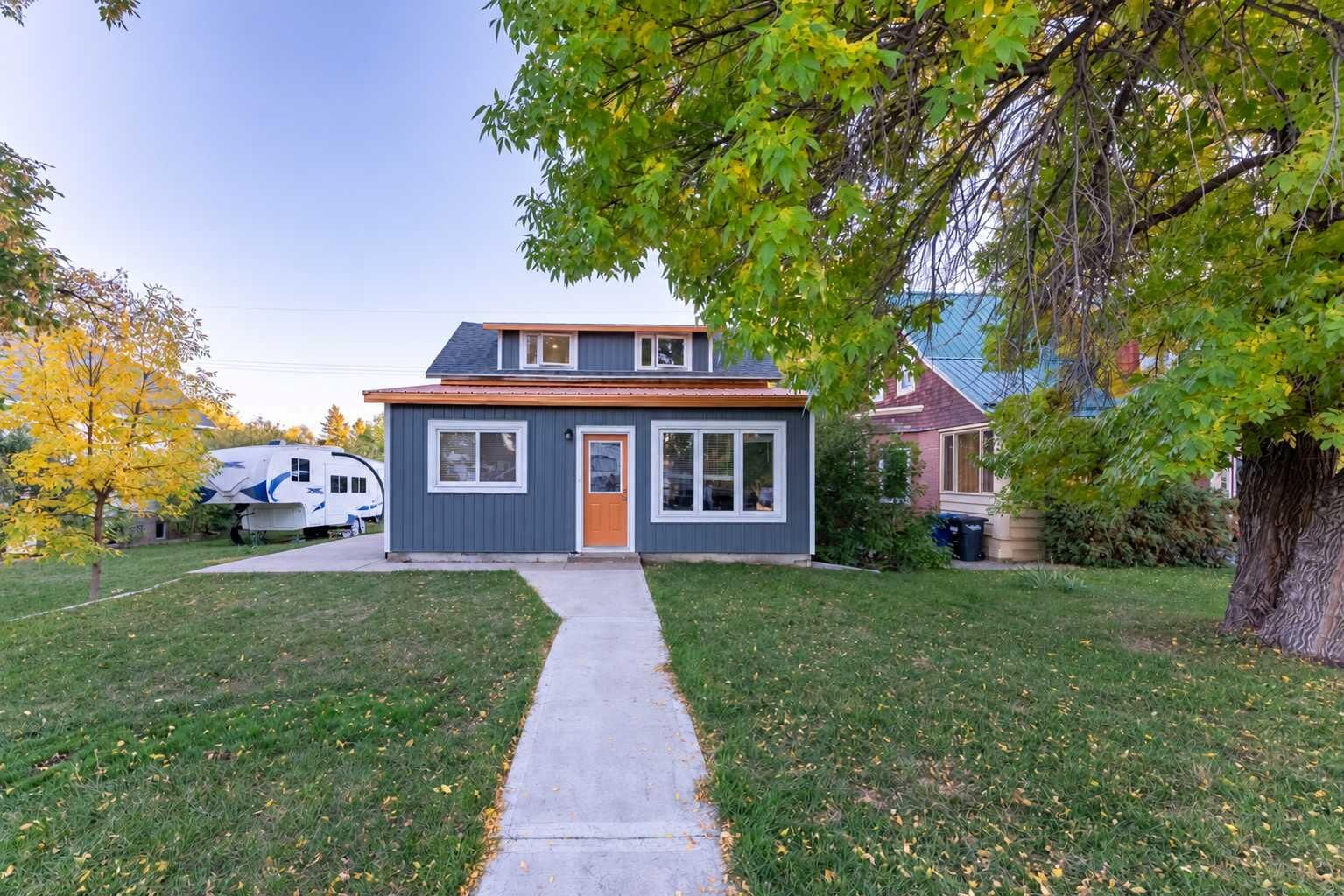 Property Photo:  334 18 Street  AB T0L 0Z0 