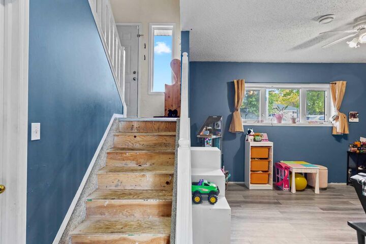 Property Photo:  5205B 52 Avenue  AB T4V 4M3 