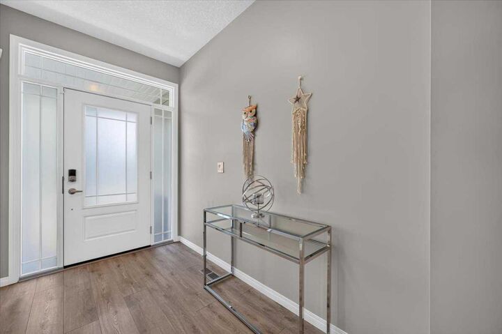 Property Photo:  33 Yorkville Green SW  AB T2X 4J8 