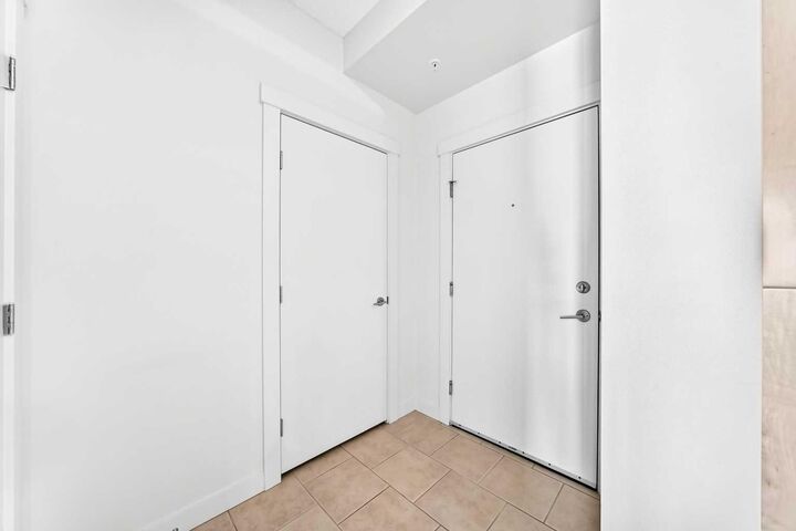 Property Photo:  8880 Horton Road SW 1401  AB T2V 2W3 