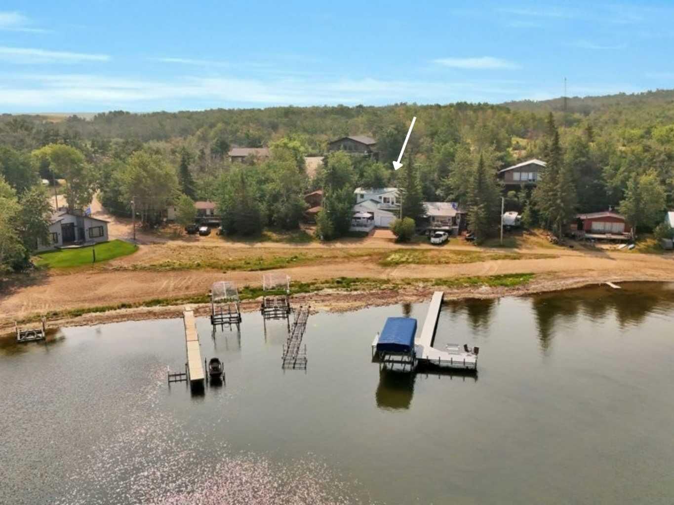 Property Photo:  34 Beach Street E  AB T0C 3B0 