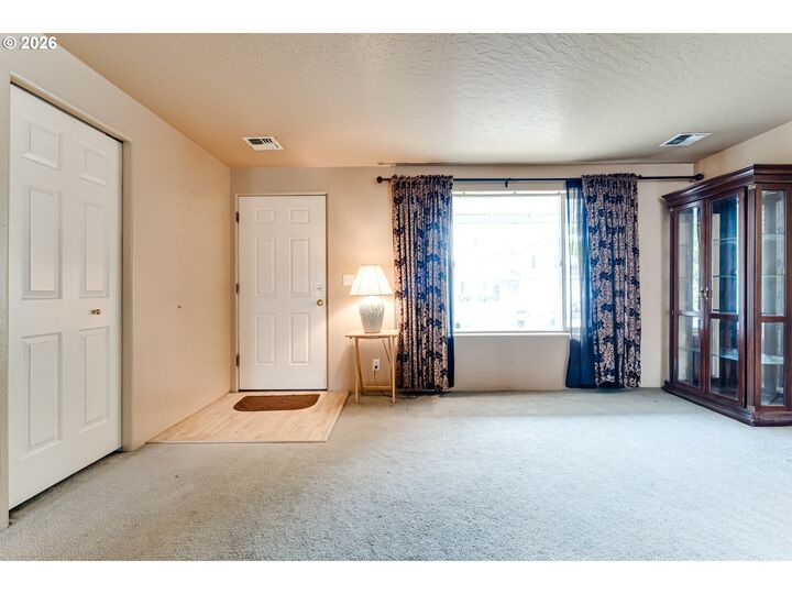 Property Photo:  5255 Donohoe Ave  OR 97402 