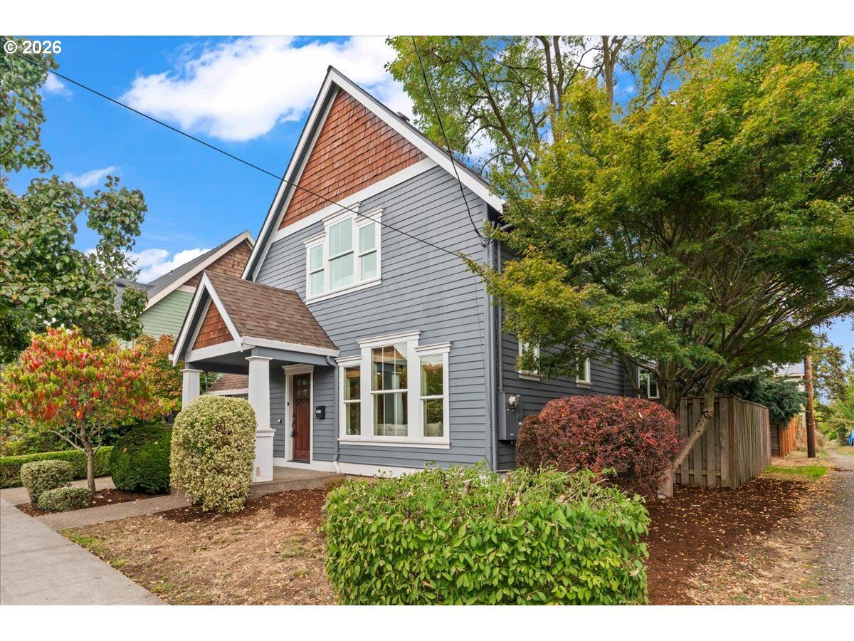 Property Photo:  2611 NE Going St  OR 97211 