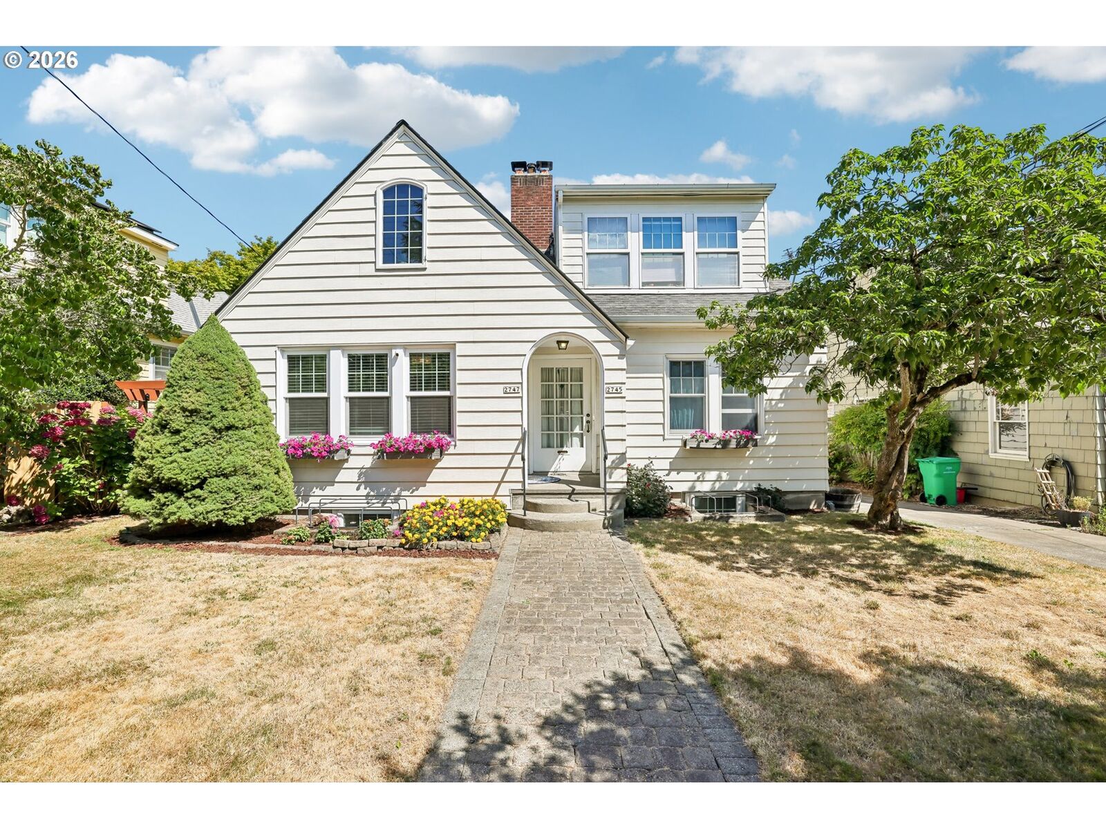 Property Photo: 2747 NW Raleigh St 2 OR 97210
