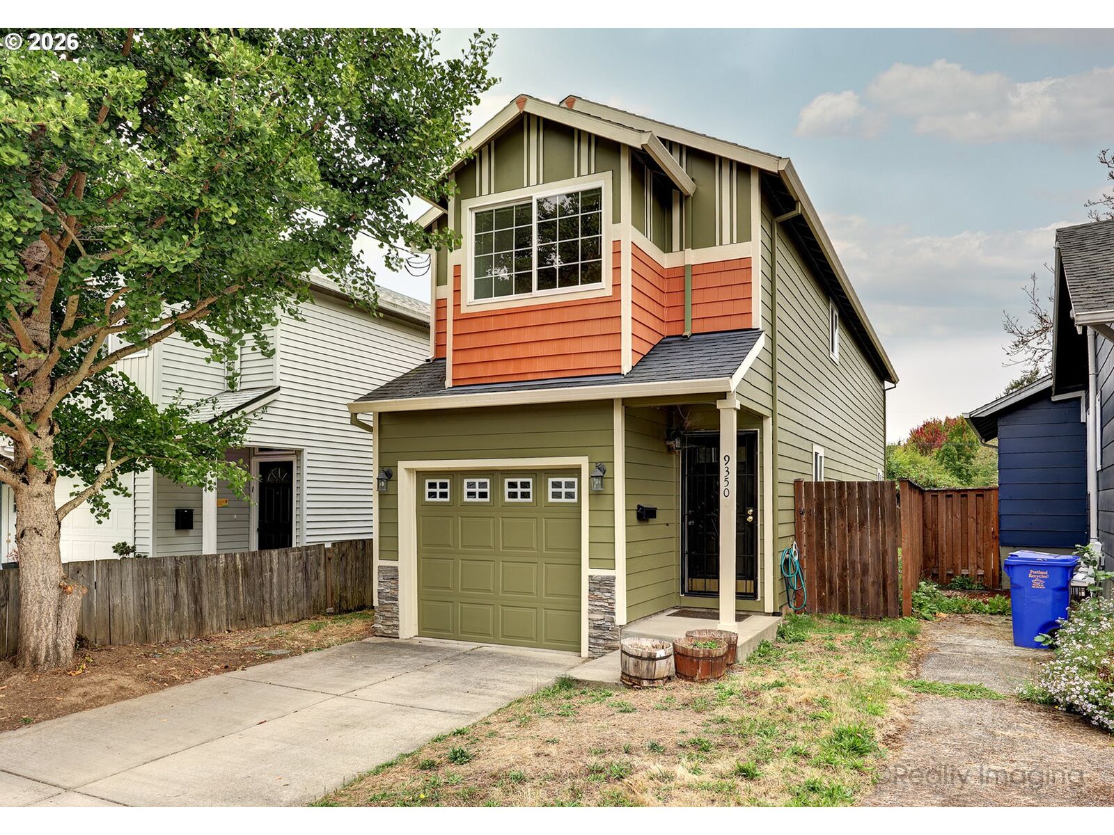 Property Photo: 9350 N Hodge Ave OR 97203