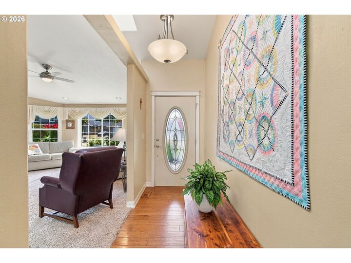 Property Photo:  1549 SW Fellows St  OR 97128 