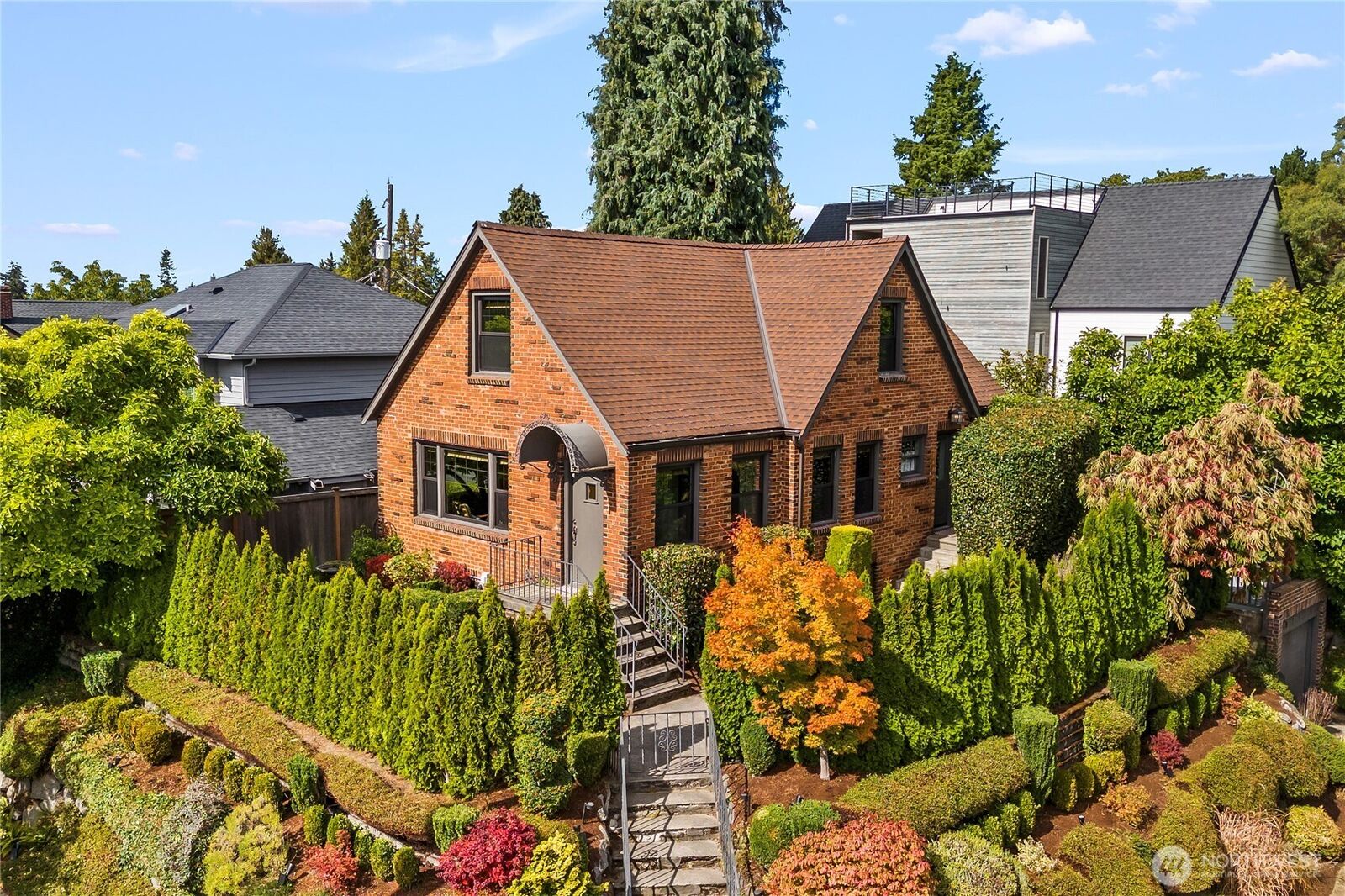 Property Photo:  2355  45th Avenue SW  WA 98116 