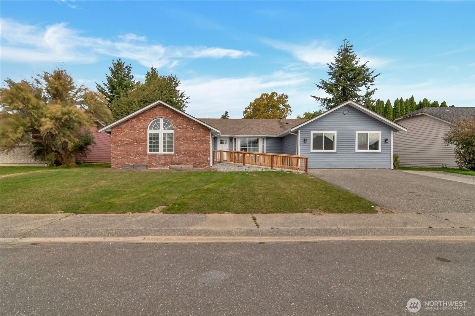 Property Photo:  808  Sauk Mountain Drive  WA 98284 