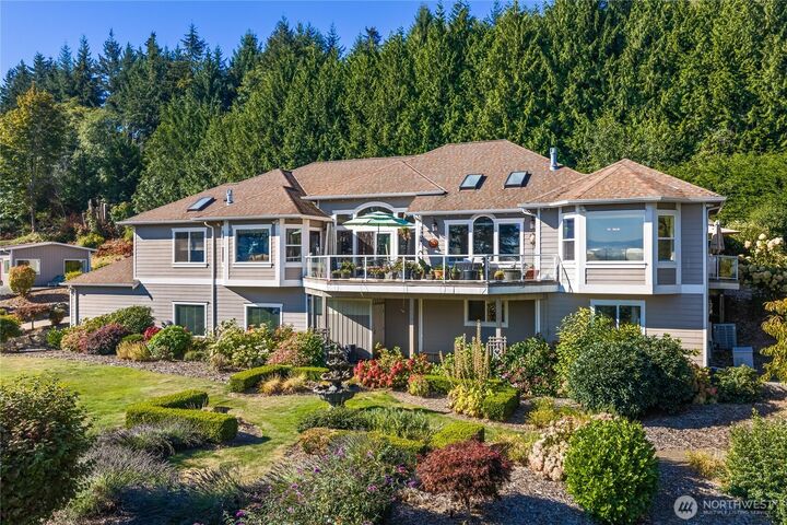 Property Photo: 3904 Fidalgo Bay Road WA 98221
