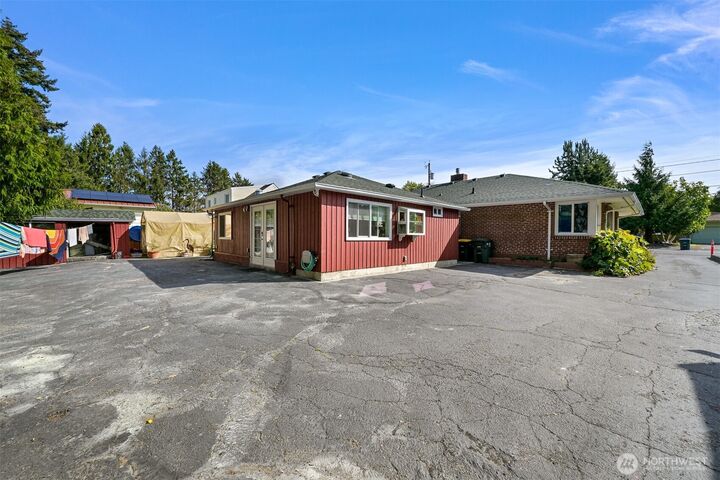 Property Photo: 3017 Lynn Street WA 98225
