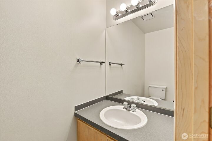Property Photo:  7202 NE 171st Lane  WA 98028 
