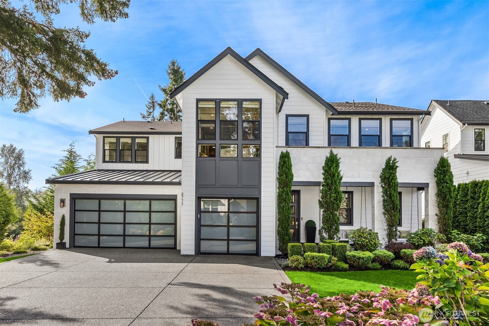 Property Photo:  8777 NE Winslow Grove Court  WA 98110 
