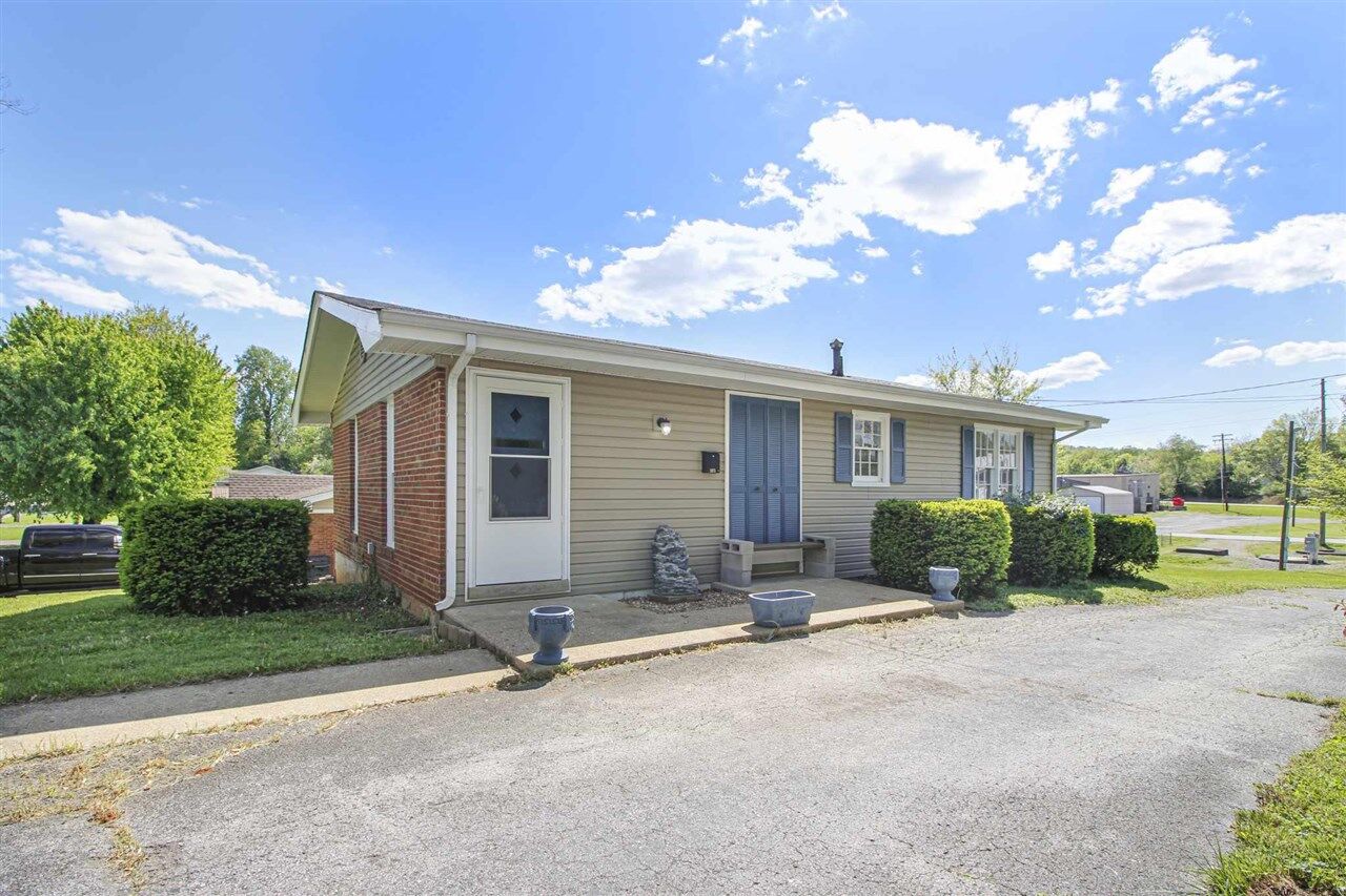 Property Photo:  305 Sunrise Avenue  KY 42749 