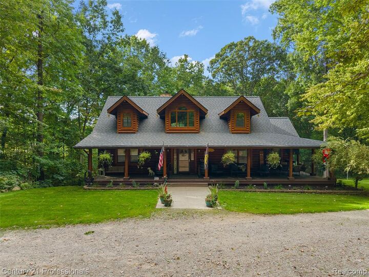 Property Photo:  3120 Canyon Oaks  MI 48350 