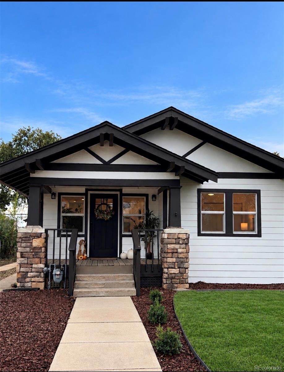 Property Photo:  53 S 10th Avenue  CO 80601 