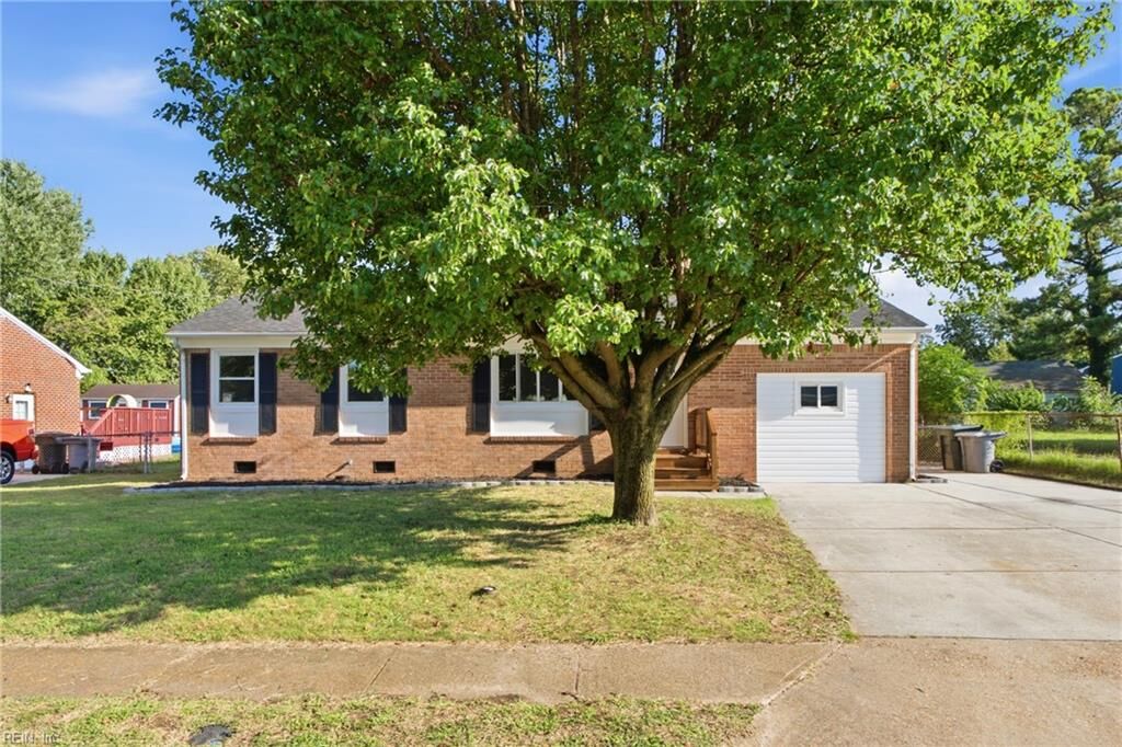 Property Photo:  1512 Wildwood Dr  VA 23666 