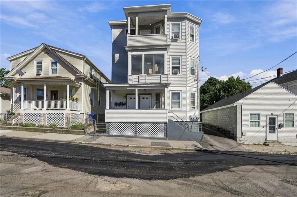 Property Photo:  51 Hall Street  RI 02904 