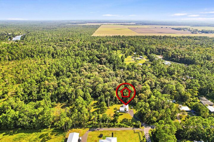 Property Photo: 7984 Hamilton Ave FL 32145