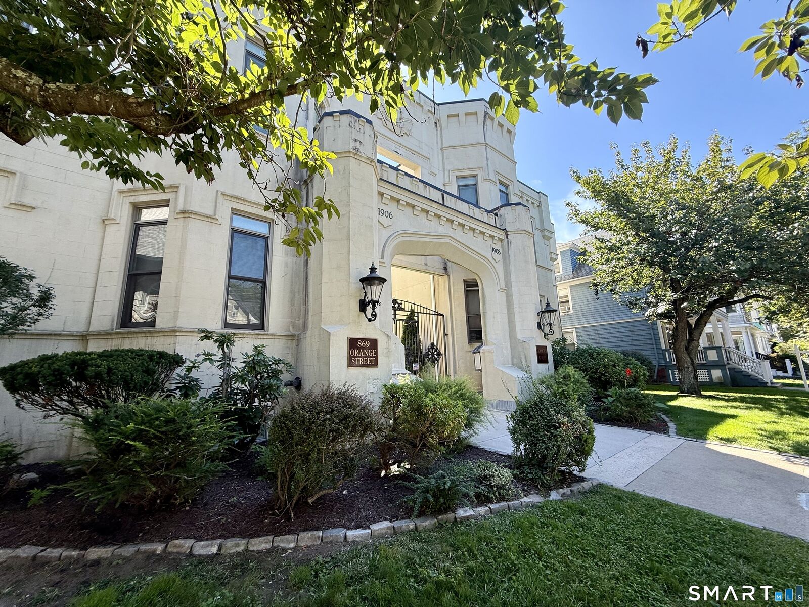 Property Photo:  869 Orange Street 7W  CT 06511 