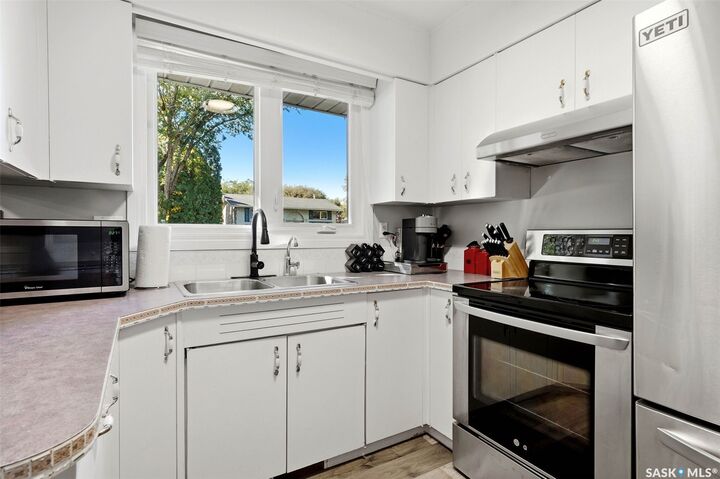 Property Photo:  16 Sandison Crescent  SK S4R 6R9 