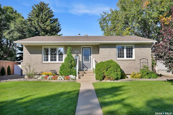 Property Photo:  1616 Marshal Crescent  SK S6H 3G6 