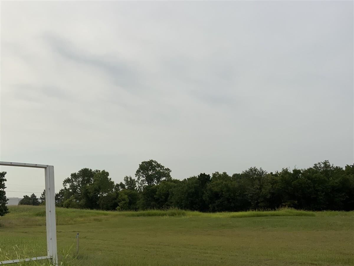 Property Photo:  403 E Thomas  OK 74075 