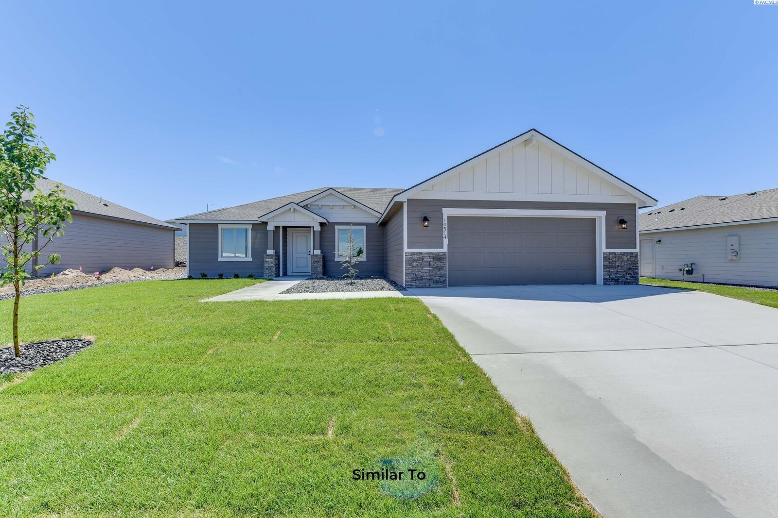 Property Photo:  1606 Parkwood Ct  WA 98930 