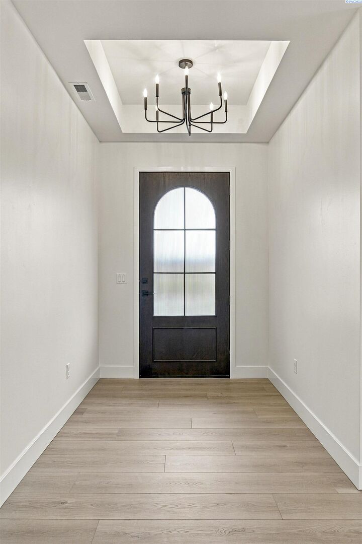 Property Photo:  2999 Meadowlark Ave  WA 99352 