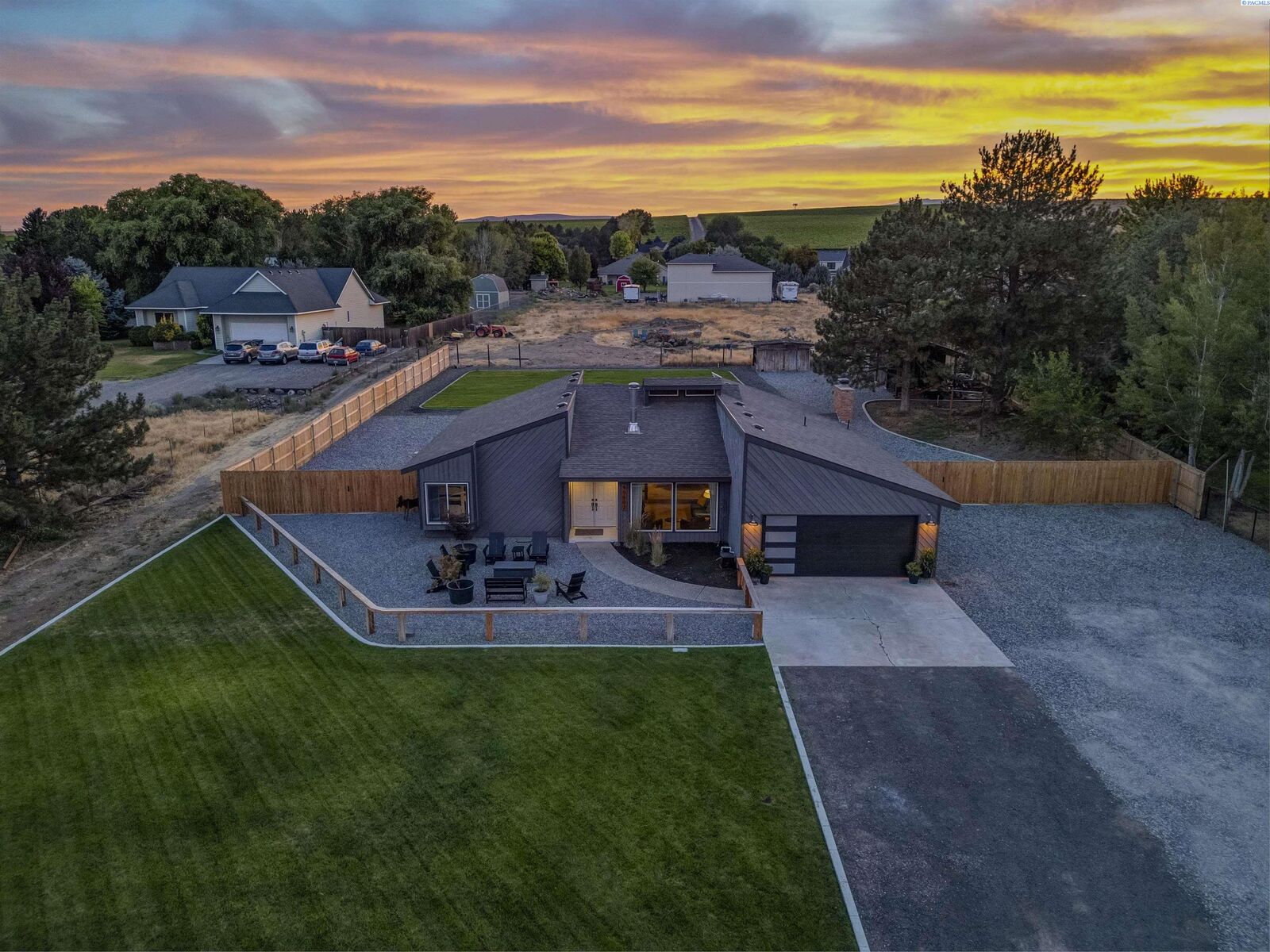 Property Photo:  99502 N Lenore Lane  WA 99353 