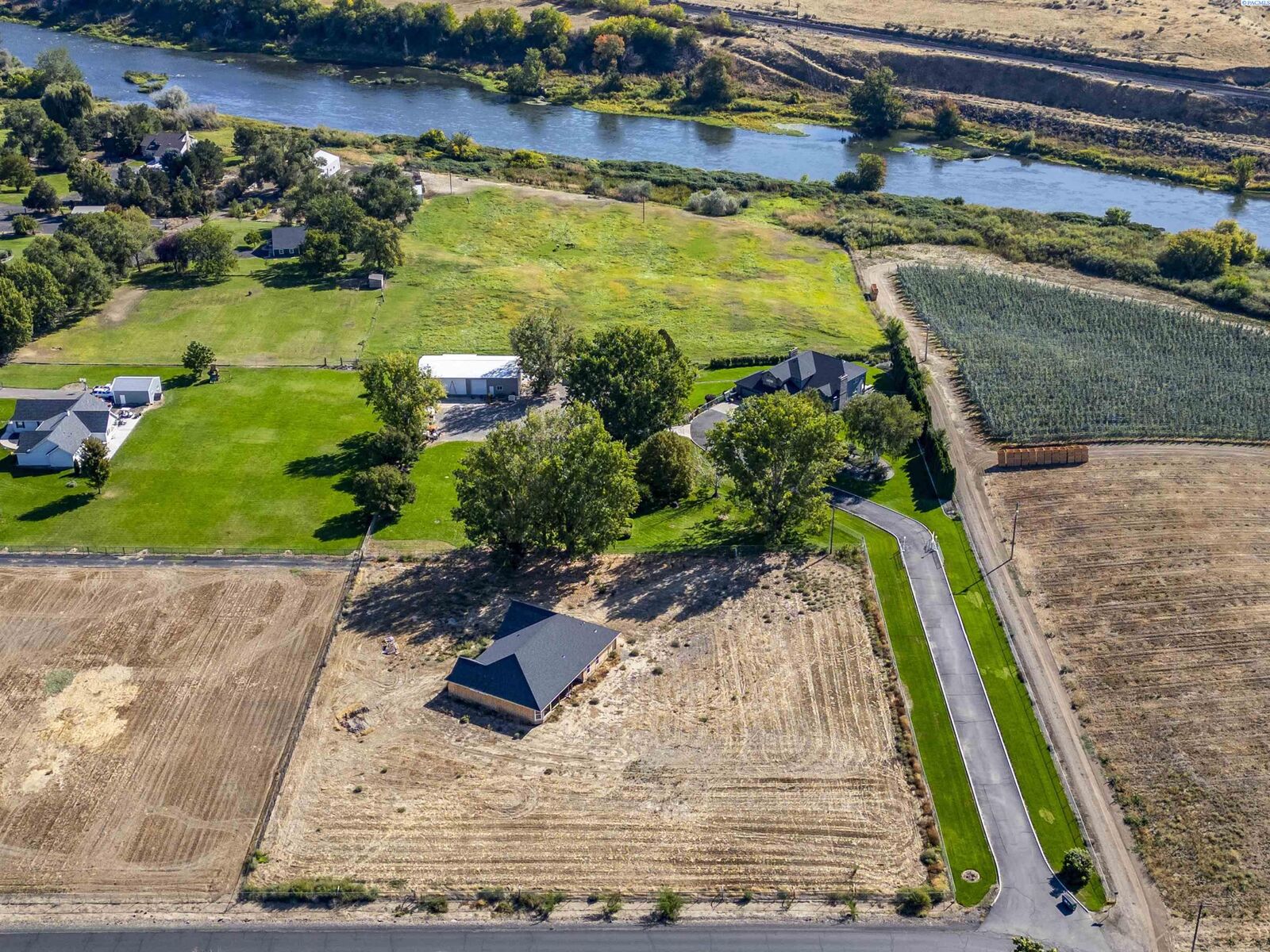 Property Photo:  90404 W Hess Road  WA 99350 