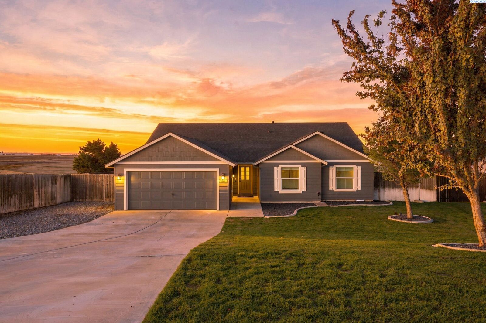 Property Photo:  4807 Bragueta Ct  WA 99301 
