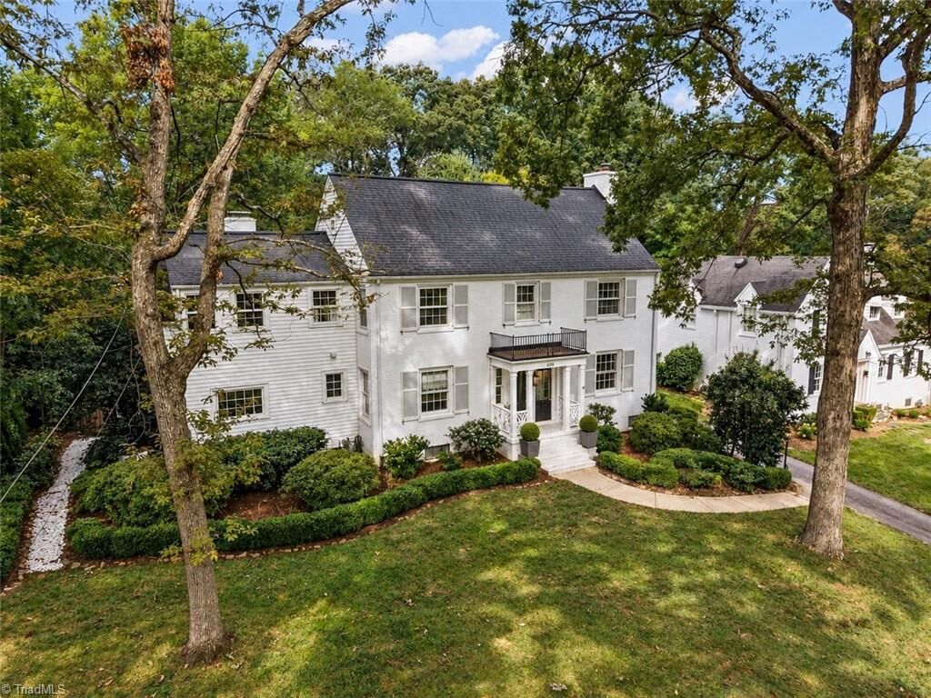Property Photo:  628 Roslyn Road  NC 27104 