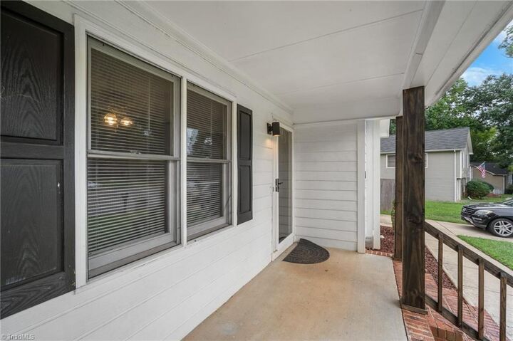 Property Photo:  609 Forest Brook Drive  NC 27406 