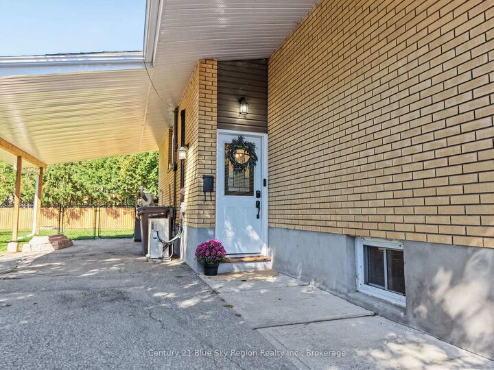 Property Photo:  13 Milford Crescent  ON P1A 1M4 