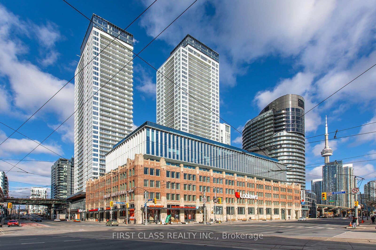 Property Photo:  17 Bathurst Street 915  ON M5V 0N1 