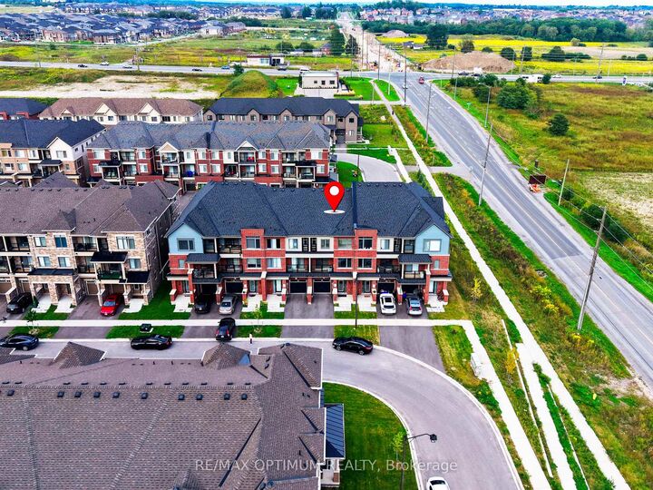 Photo de la propriété: 2004 Cameron Lott Crescent ON L1L 0S1