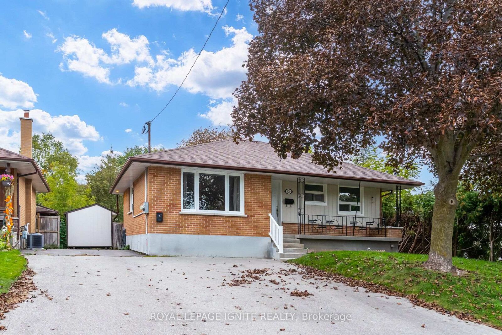 Property Photo:  620 Central Park Boulevard N  ON L1G 6A4 