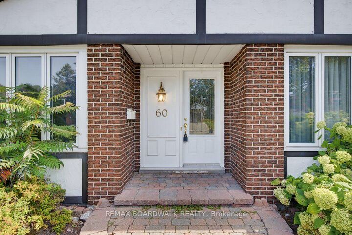 Property Photo:  60 Northpark Drive  ON K1B 3R8 