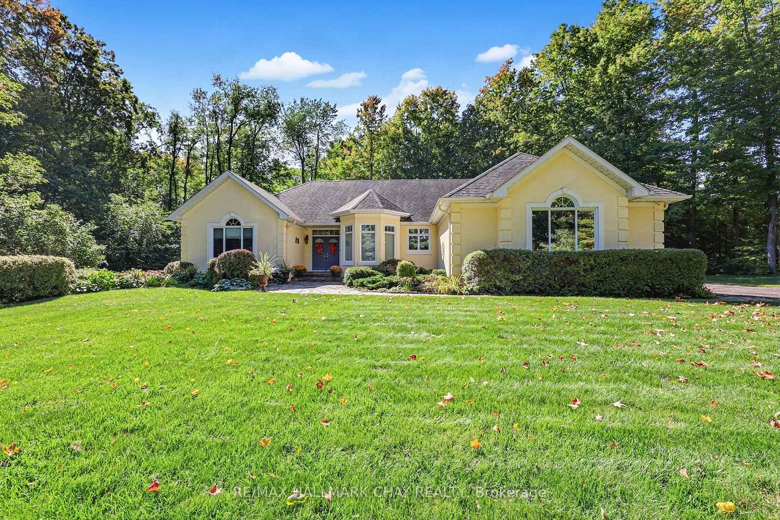 Property Photo:  1919 Innisbrook Street  ON L9S 5A3 