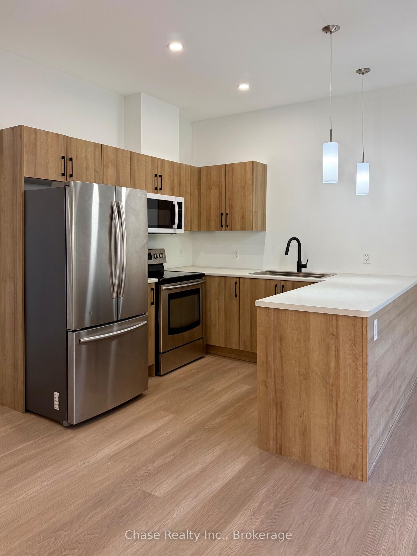 Property Photo:  62 Gray Street 2  ON L0K 1E0 
