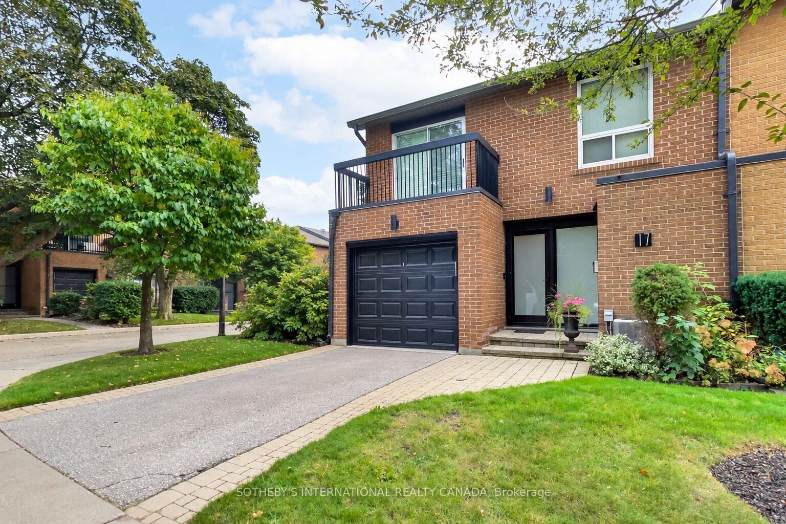Property Photo:  1397 Royal York Road 17  ON M9A 4Y9 