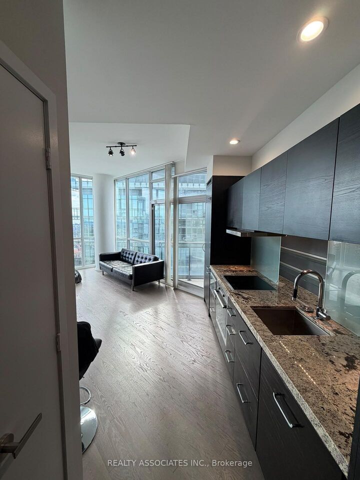 Property Photo: 45 Charles Street E 5202 ON M4Y 0B8