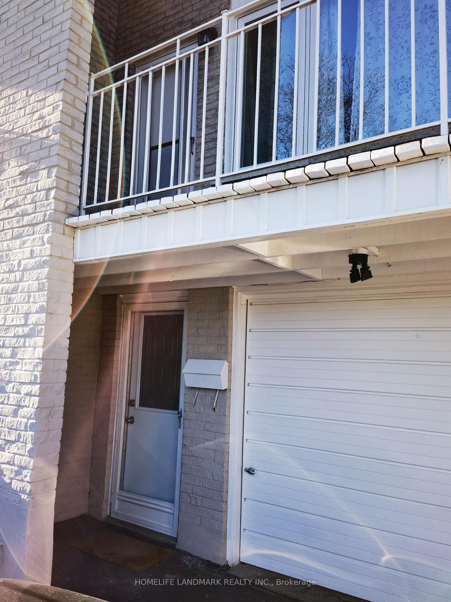 Property Photo:  2428 Cashmere Avenue Lower  ON L5B 2M6 