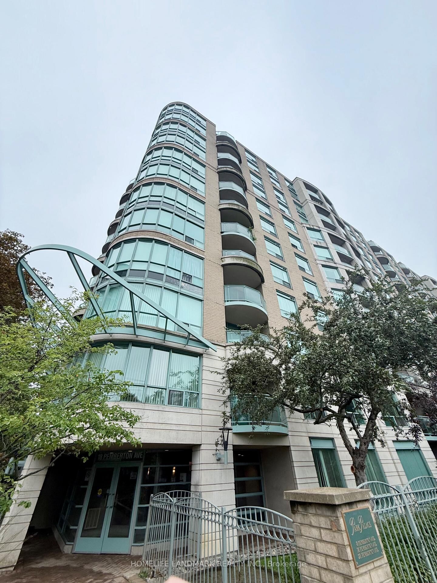 Property Photo: 18 Pemberton Avenue 1106 ON M2M 4K9