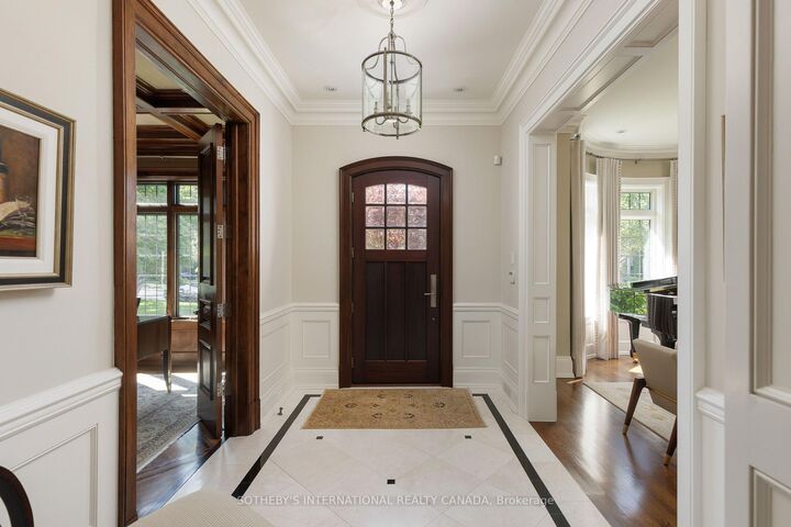 Photo de la propriété: 50 Queen Marys Drive ON M8X 1S4
