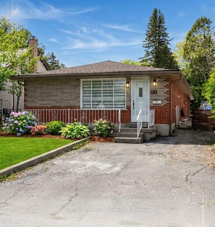 Property Photo:  201 Emerson Avenue  ON N5Z 3L5 