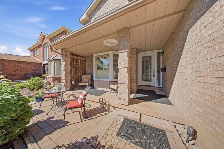 Photo de la propriété: 1083 Ridge Valley Drive ON L1K 2E2