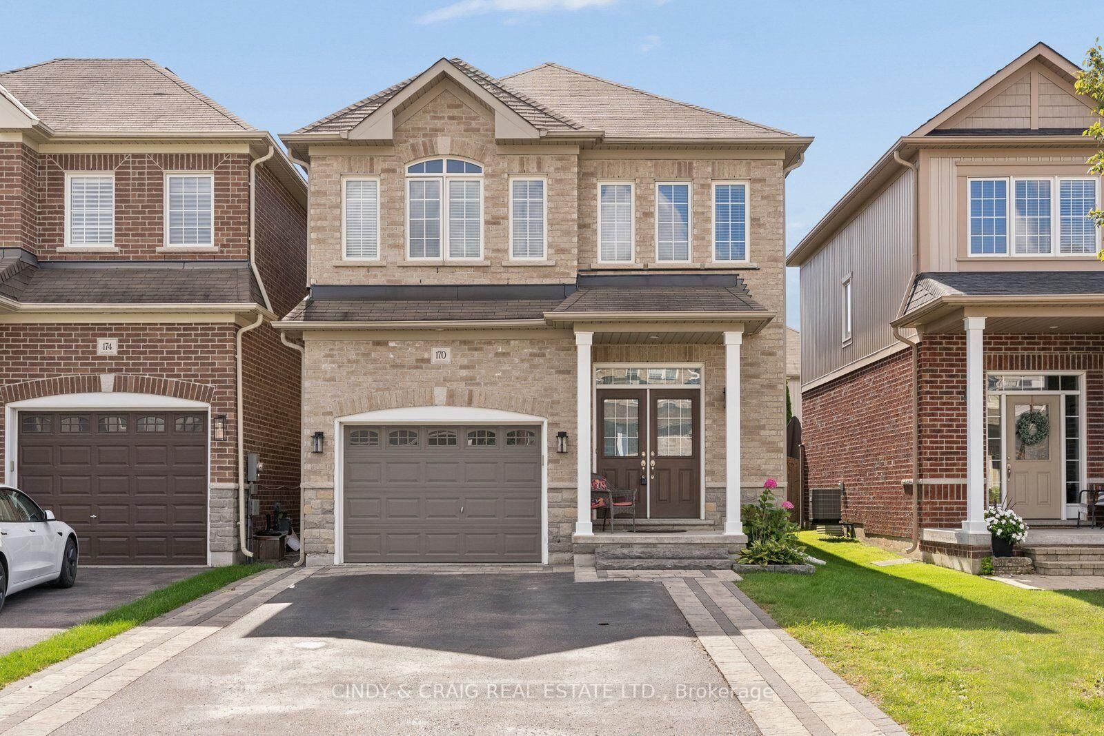 Photo de la propriété: 170 Elmer Adams Drive ON L1E 0G4