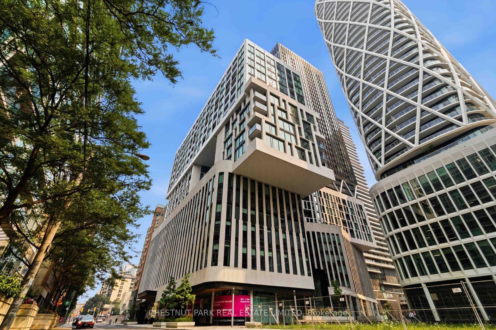 Property Photo:  230 Simcoe Street 625  ON M5T 1T4 