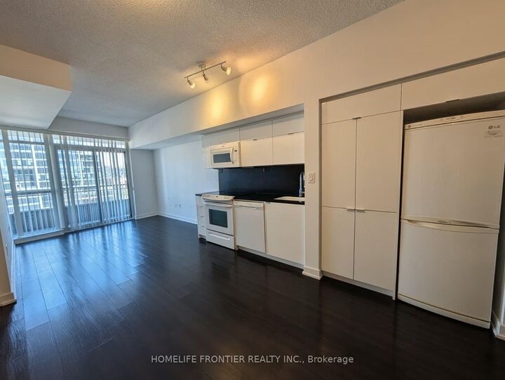 Property Photo:  151 Dan Leckie Way 1017  ON M5V 4B2 